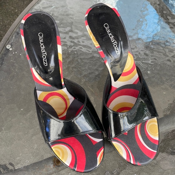 Claudia Tozzi Shoes - Claudia Tozzi black patent heels size 9